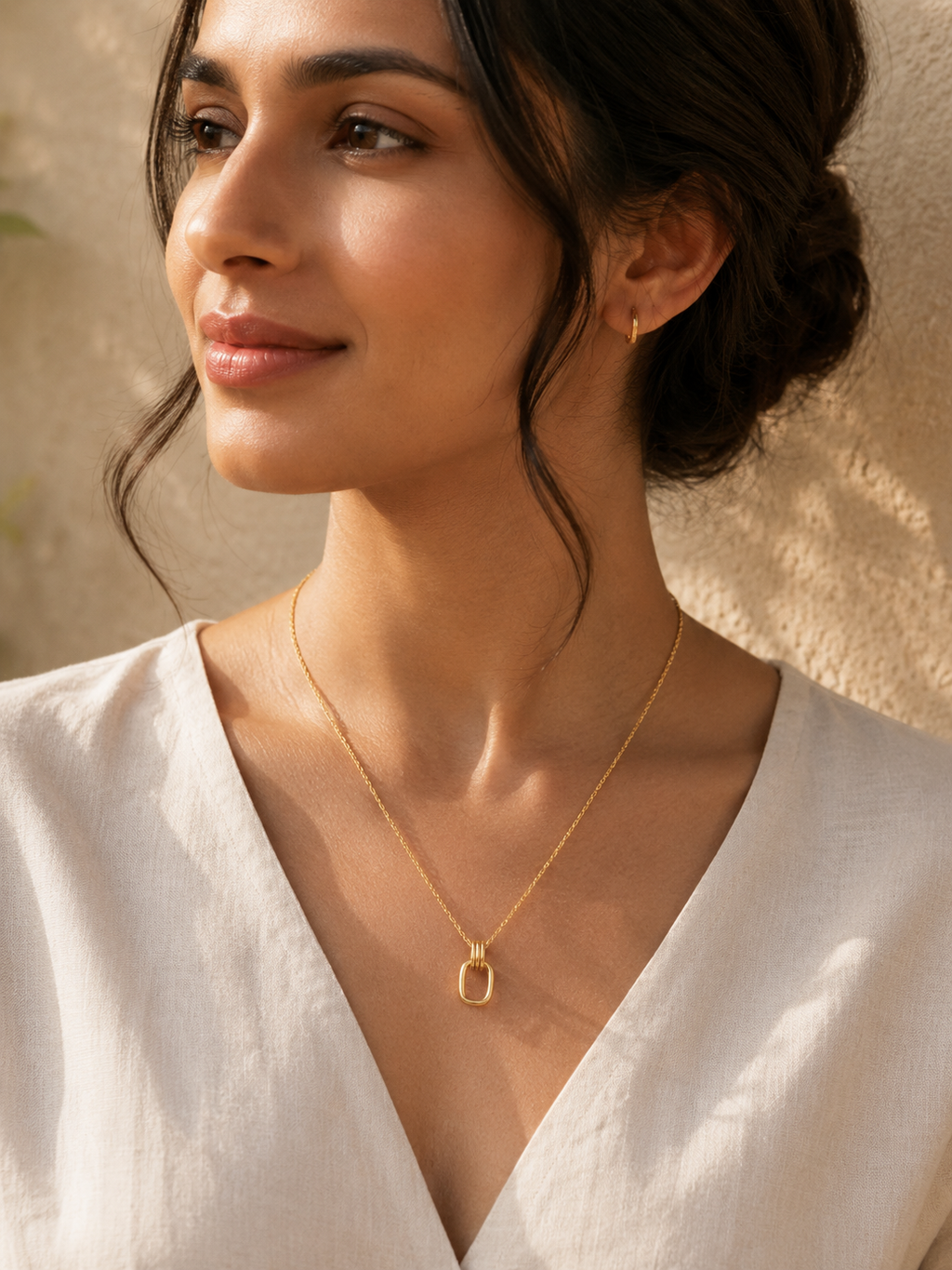 Aura Link Pendant Necklace
